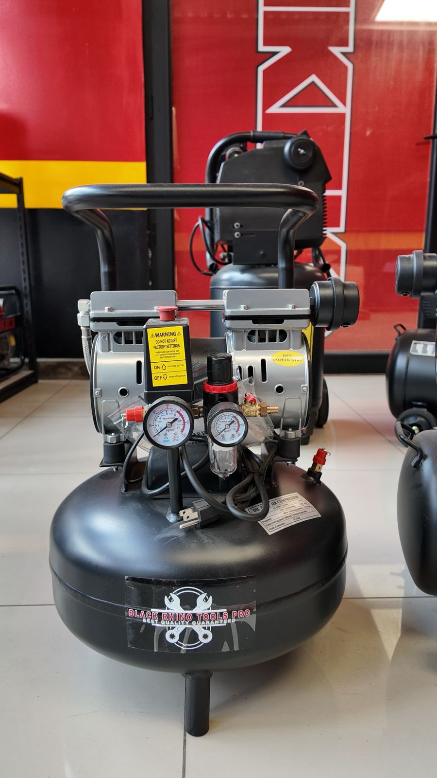SF-550-15 Compresor de aire de 15 litros con motor de 0.75hp, eléctrico tipo hamburguesa.